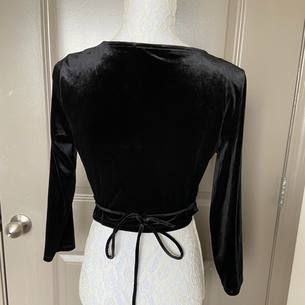forever 21- black velvet wrap and tie crop top